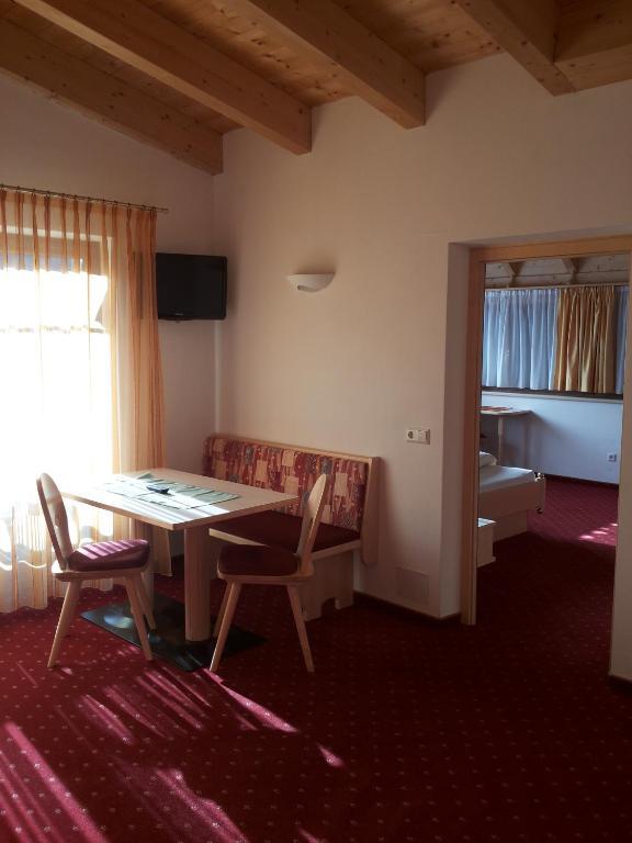 Hotel Laerchenhain St. Valentin auf der Haide Zimmer foto